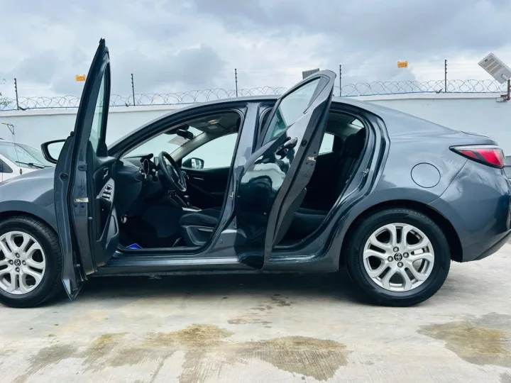 2017 Toyota Yaris IA